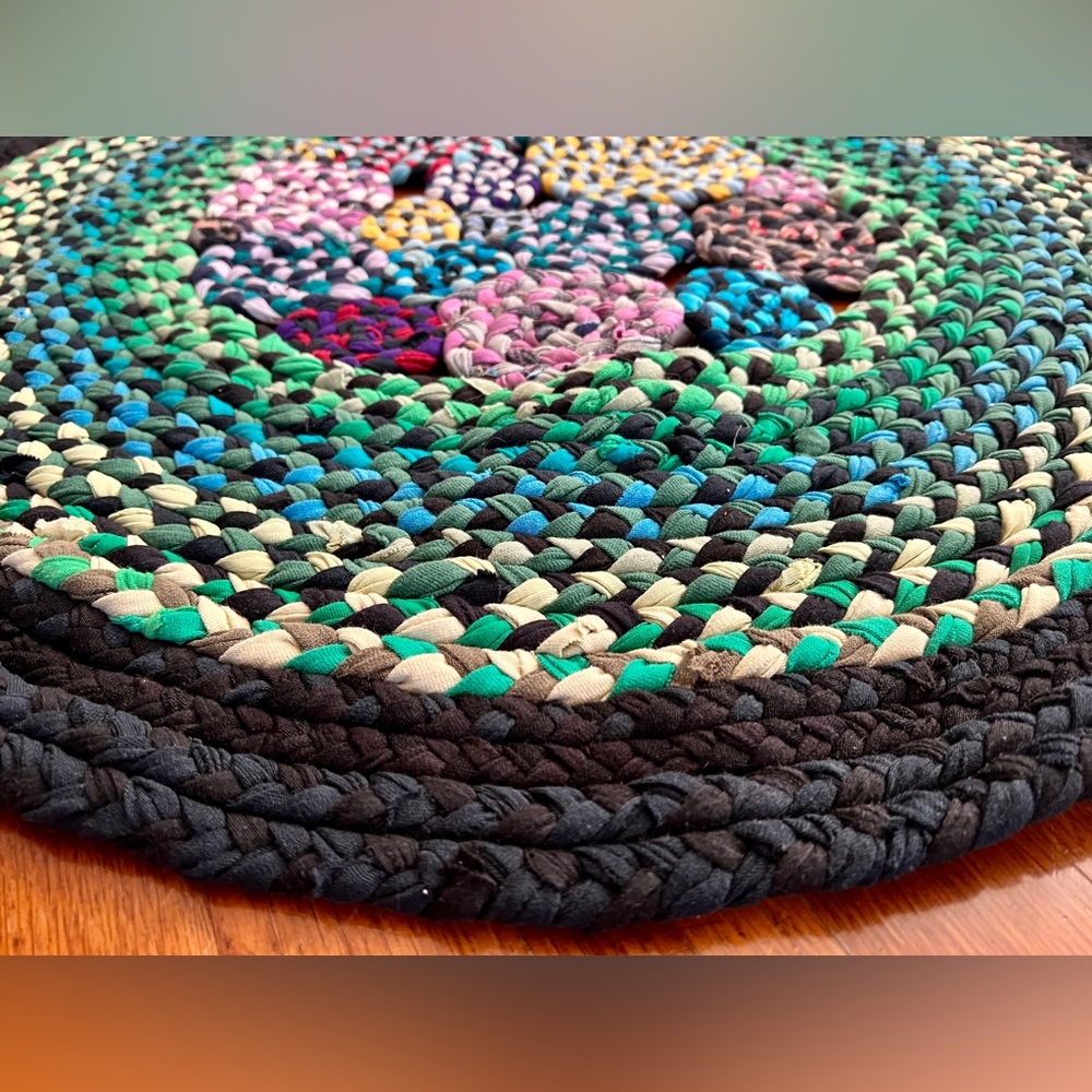 Handbraided Rug - Green Garden - Picture 3 of 12